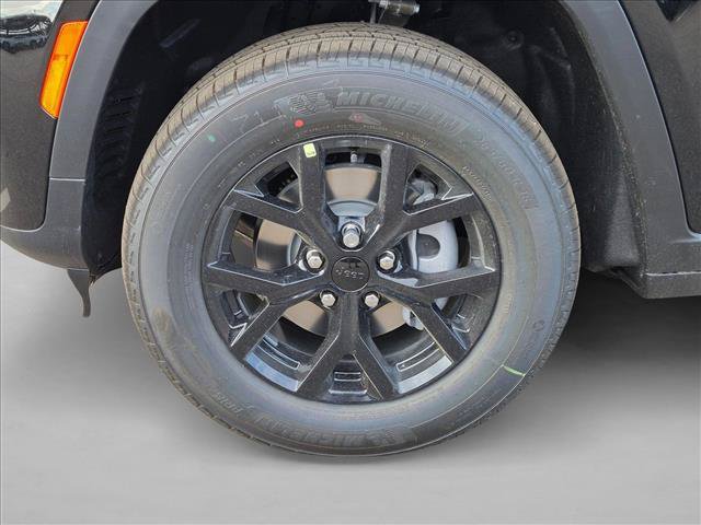 New 2026 Jeep Grand Cherokee Altitude AWD/4WD image 10