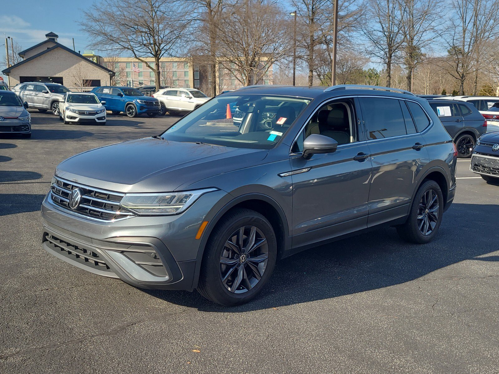 Used 2023 Volkswagen Tiguan SE