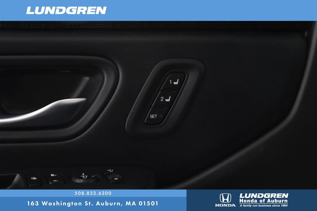 Used 2025 Honda Pilot Elite image 12