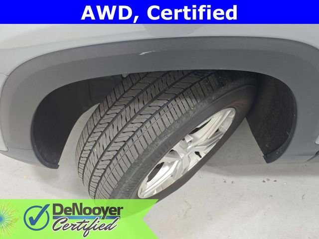 Used 2024 GMC Terrain SLE image 29