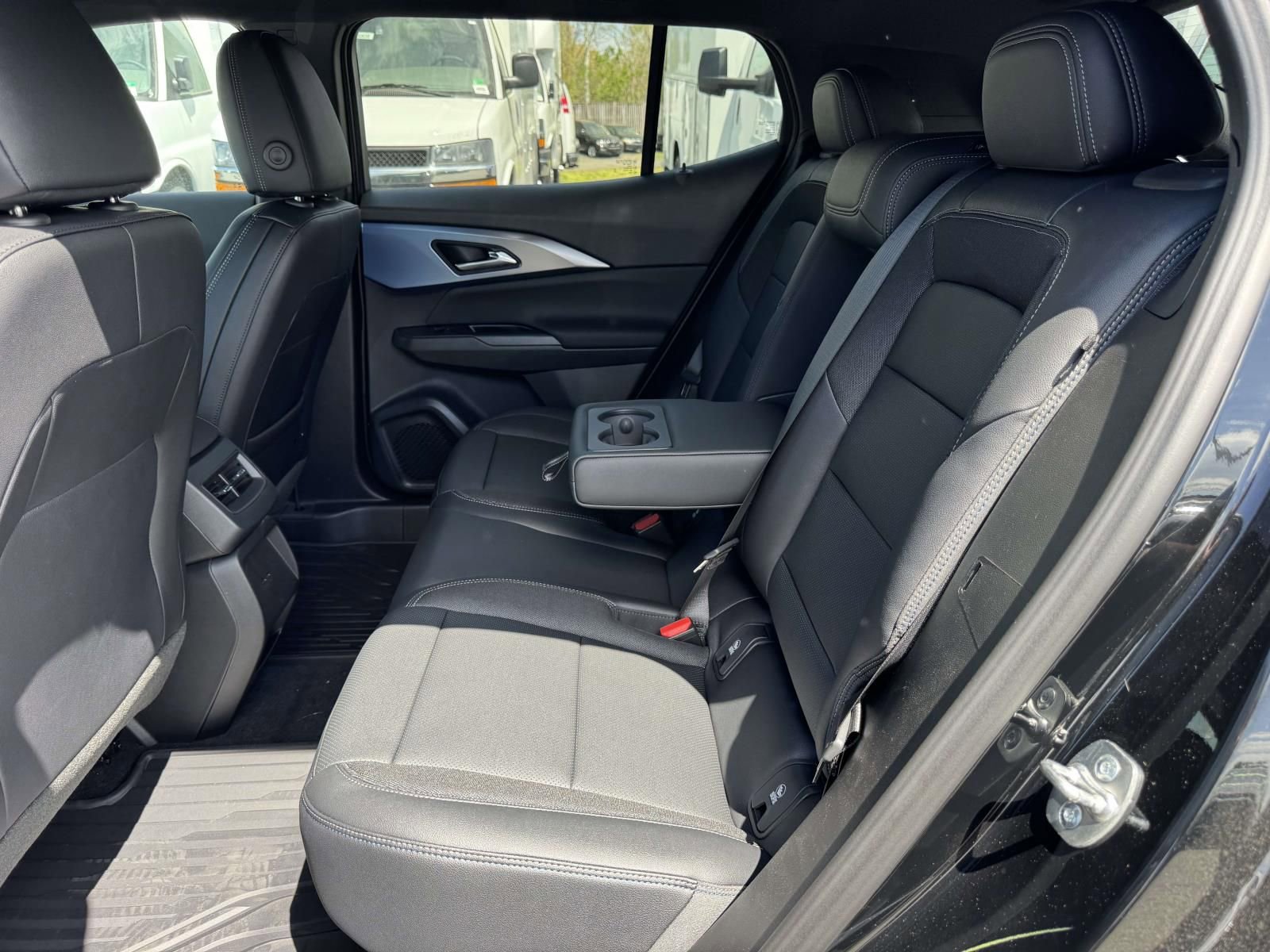 New 2026 Chevrolet Equinox EV LT w/ LPO, Tech Bronze Package FWD image 22