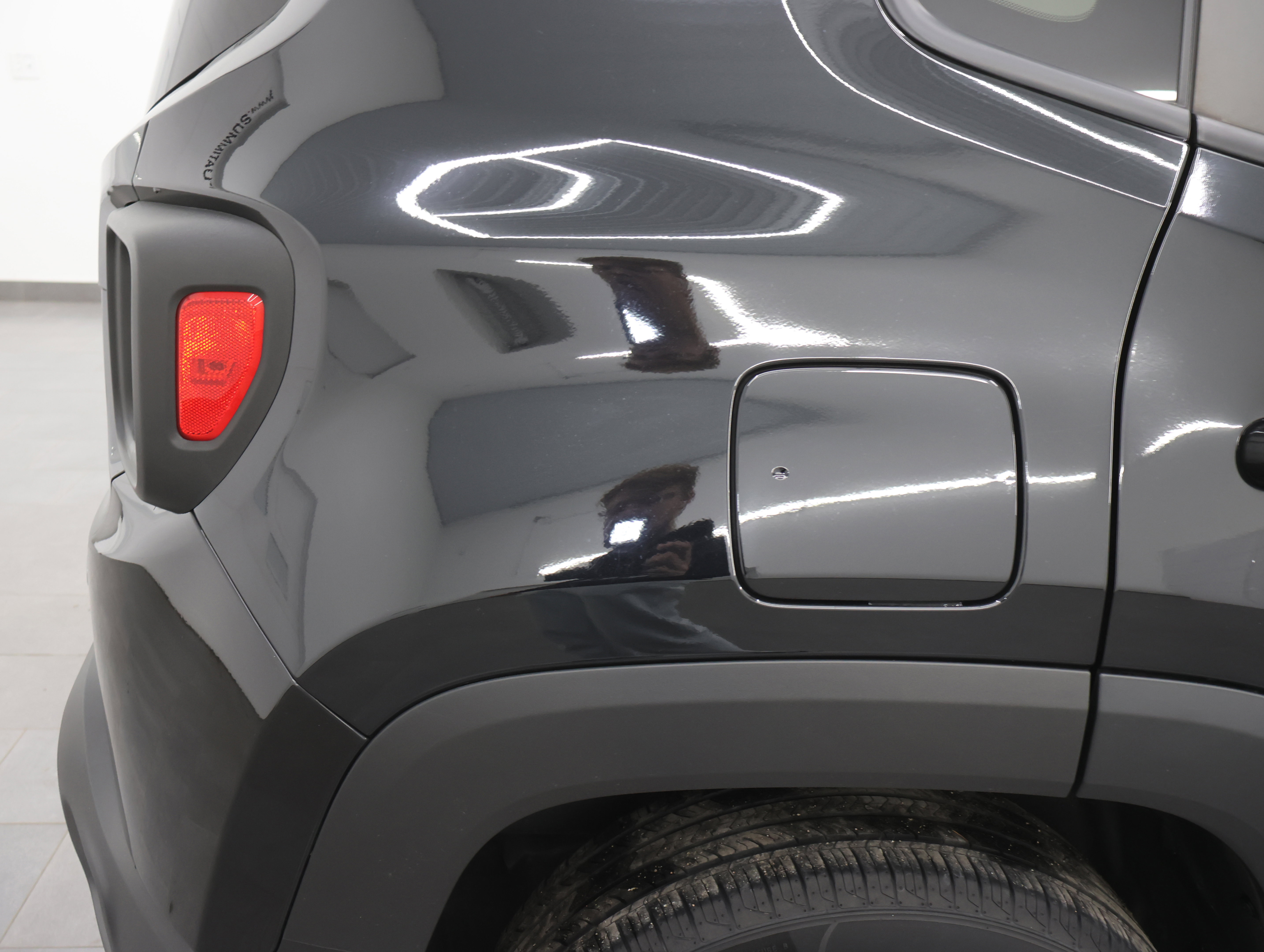Used 2019 Jeep Renegade Latitude AWD/4WD image 21
