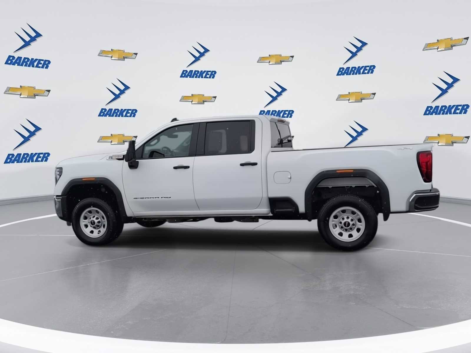 Used 2024 GMC Sierra 2500 Pro w/ Convenience Package image 6