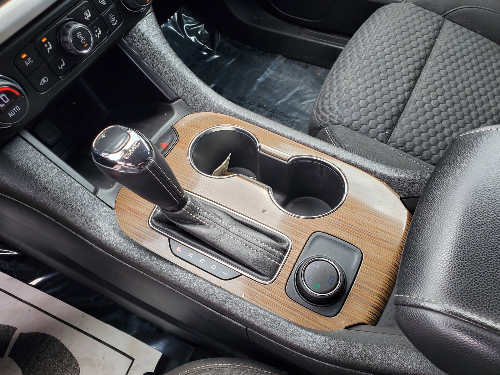 Used 2019 GMC Acadia SLE image 26