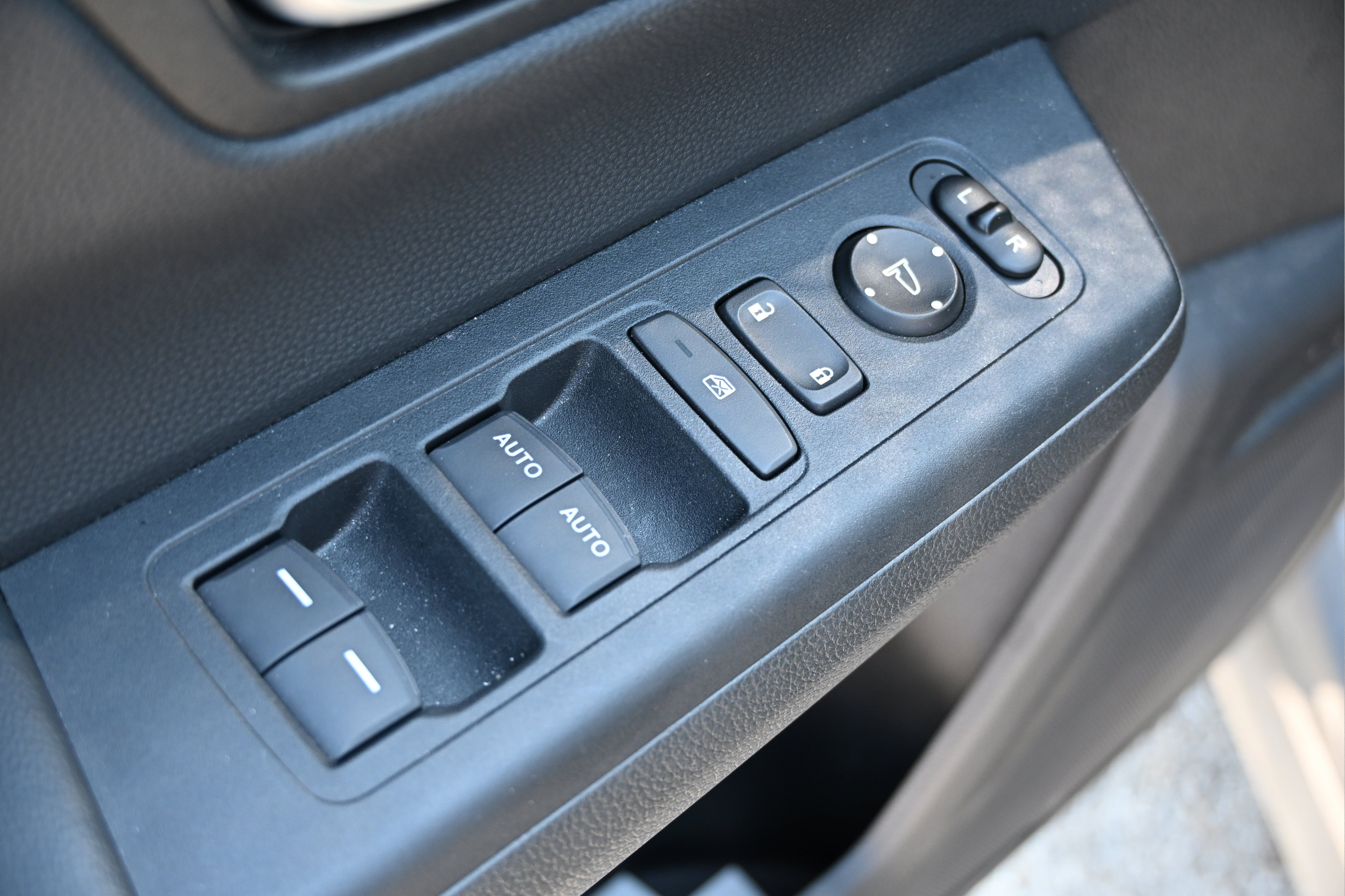 Used 2024 Honda CR-V EX image 19