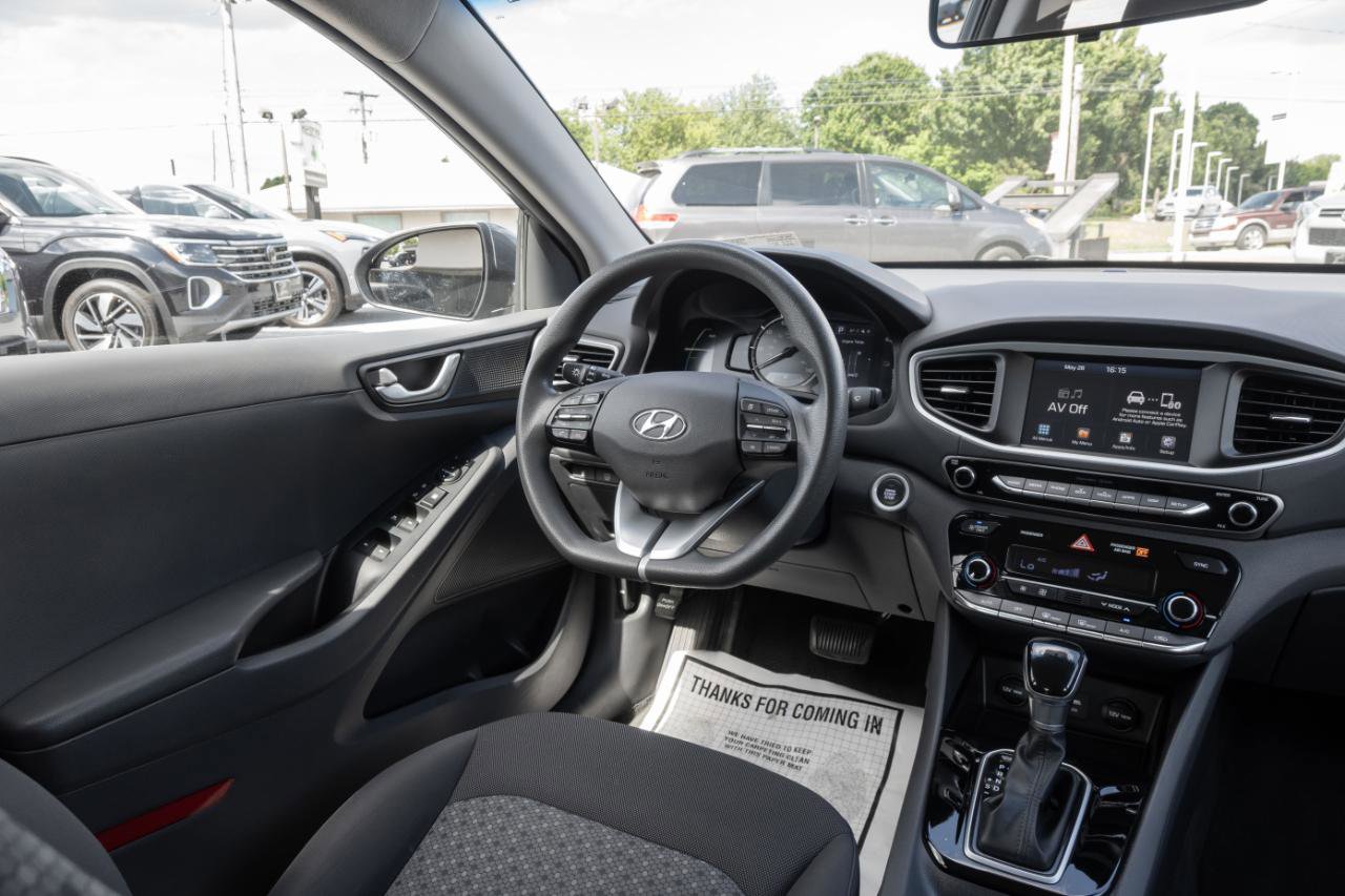 Used 2018 Hyundai Ioniq Blue FWD image 24
