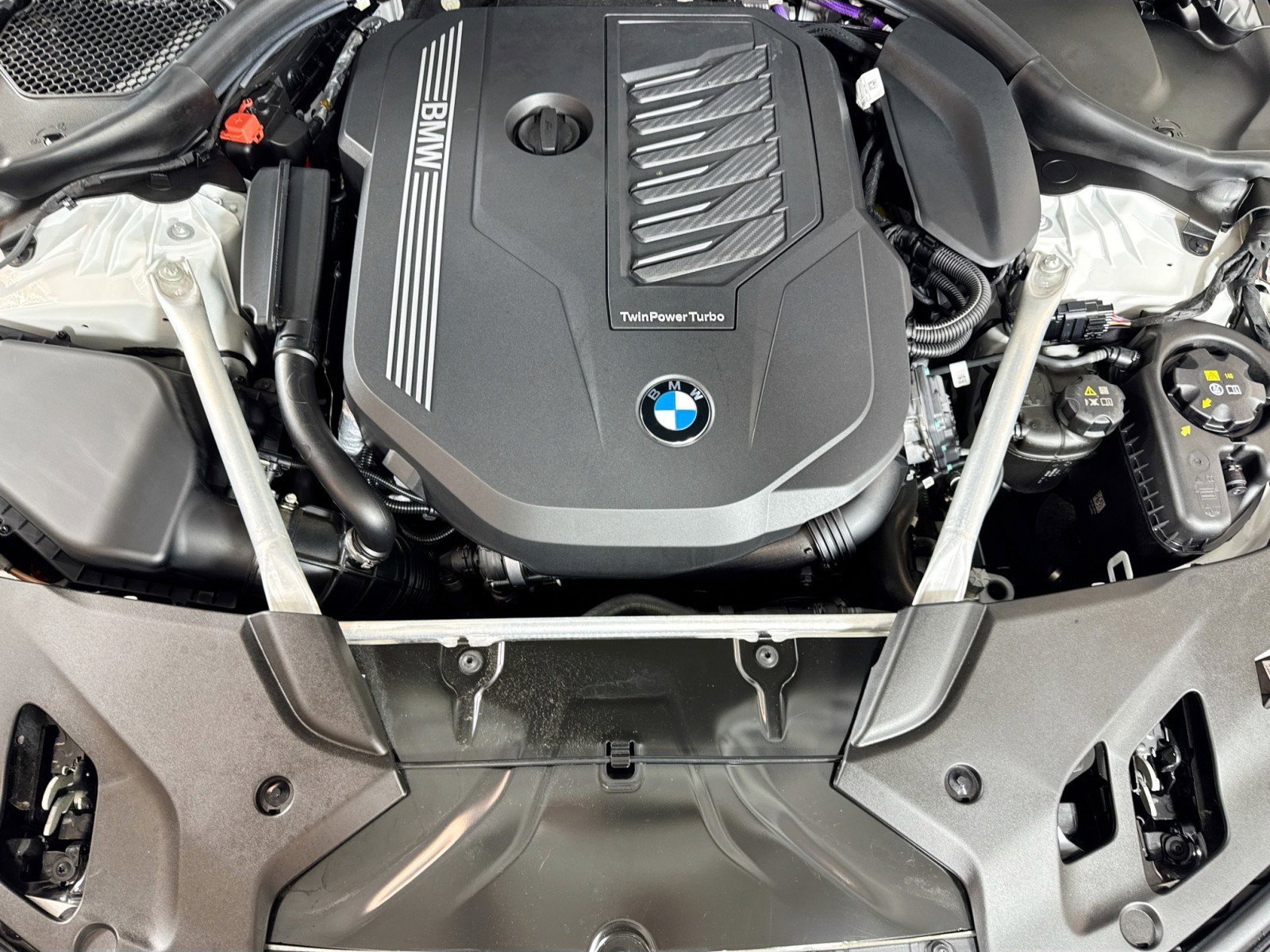 Used 2023 BMW 540i w/ Premium Package image 29
