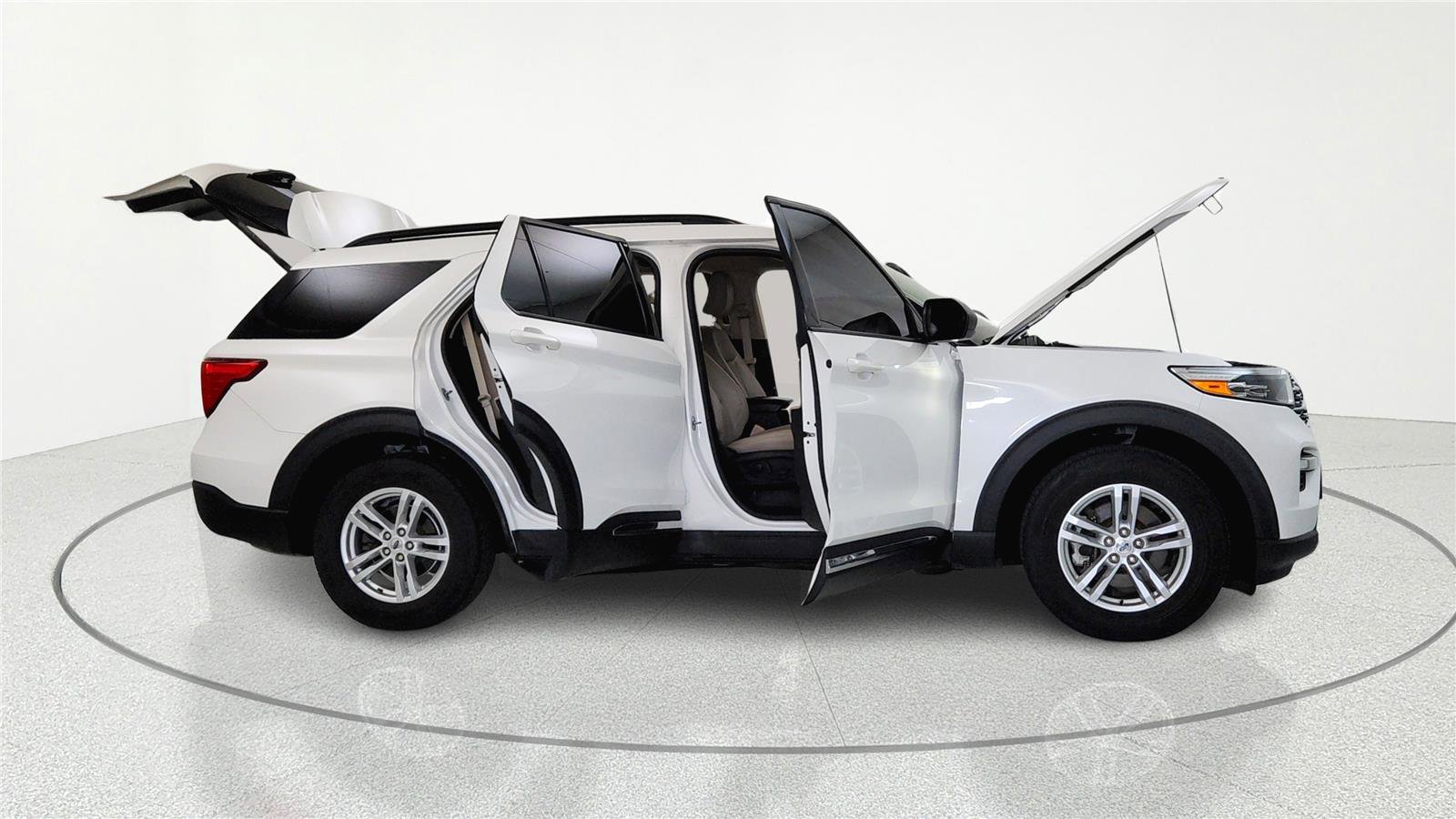 Used 2021 Ford Explorer XLT w/ Equipment Group 202A image 8