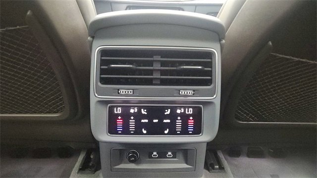 Used 2023 Audi Q8 Prestige w/ Prestige Package image 39