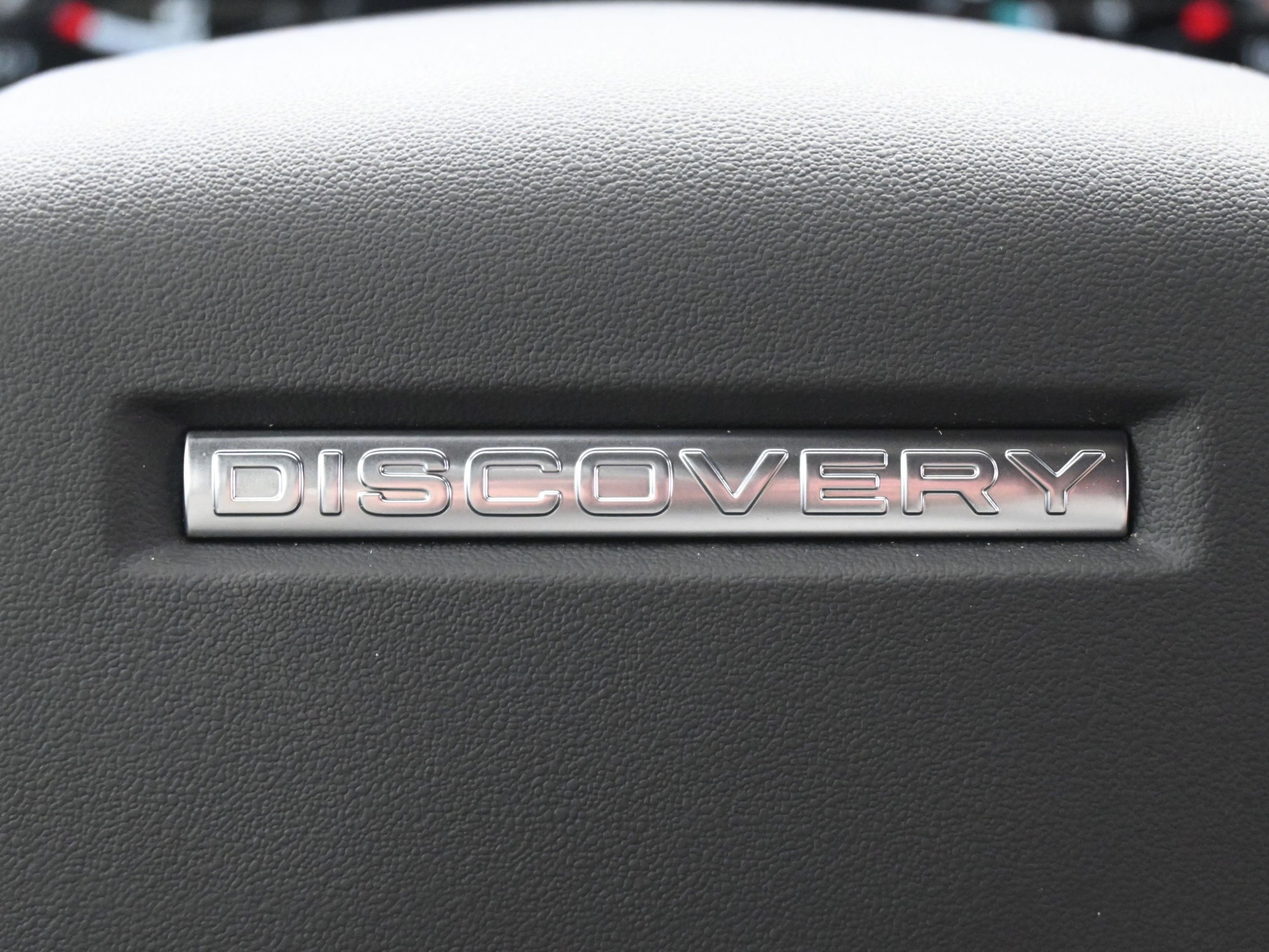 New 2026 Land Rover Discovery Limited Edition image 21