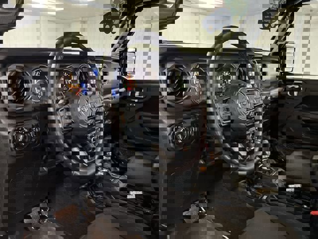 Used 2022 Jeep Gladiator Sport image 10