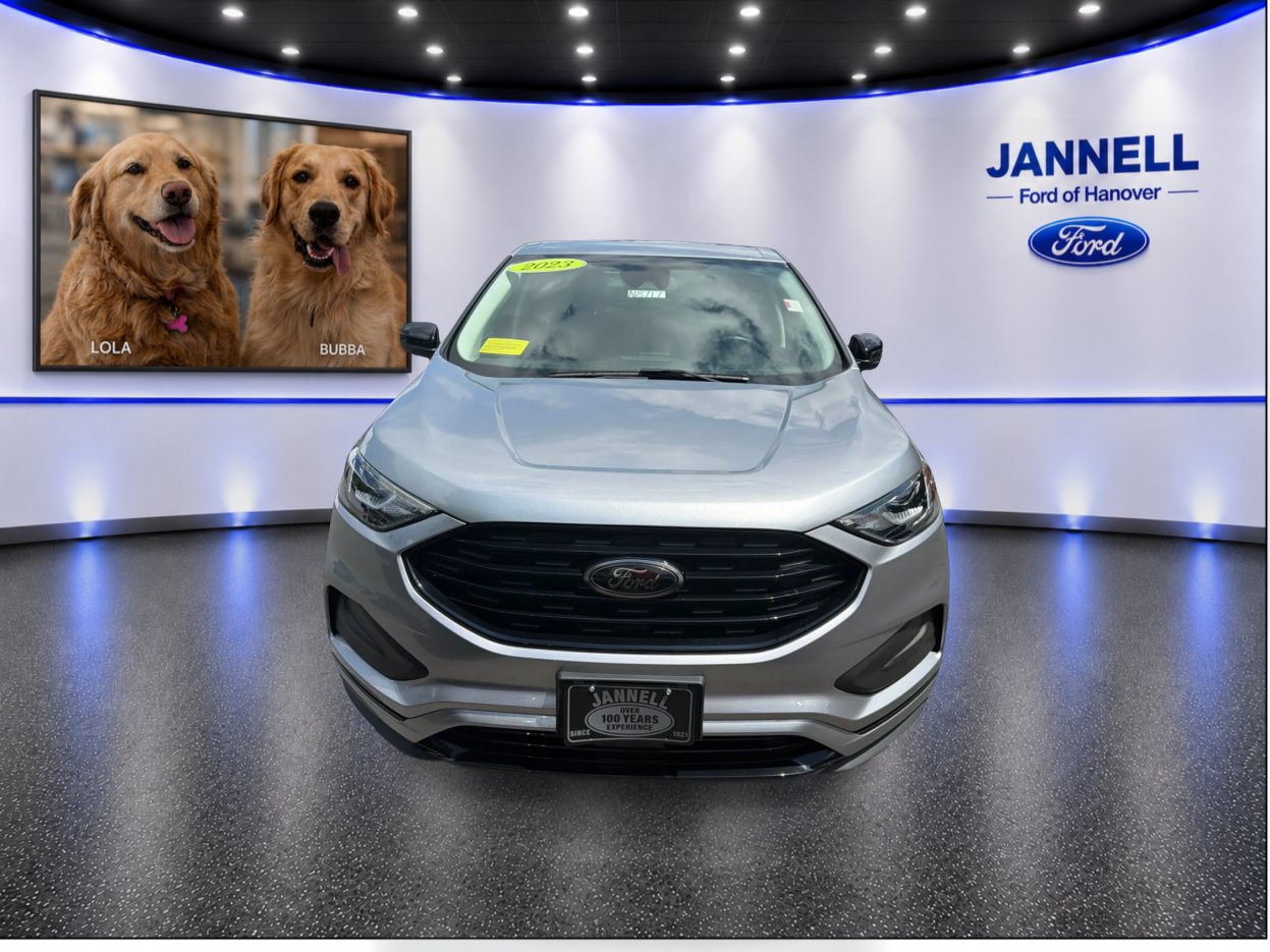 Used 2023 Ford Edge SE w/ Black Appearance Package AWD/4WD image 2