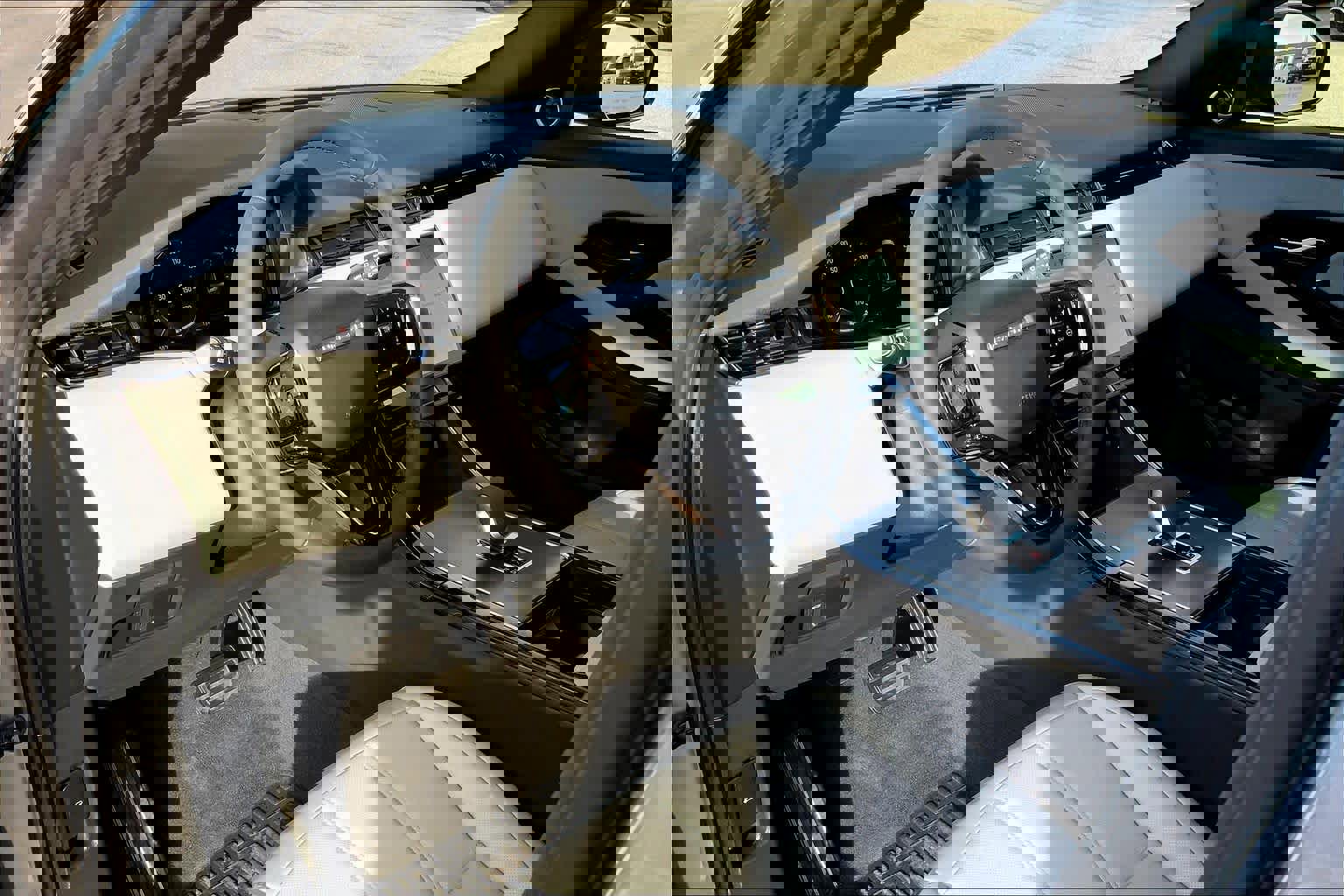 New 2026 Land Rover Range Rover Evoque S image 8