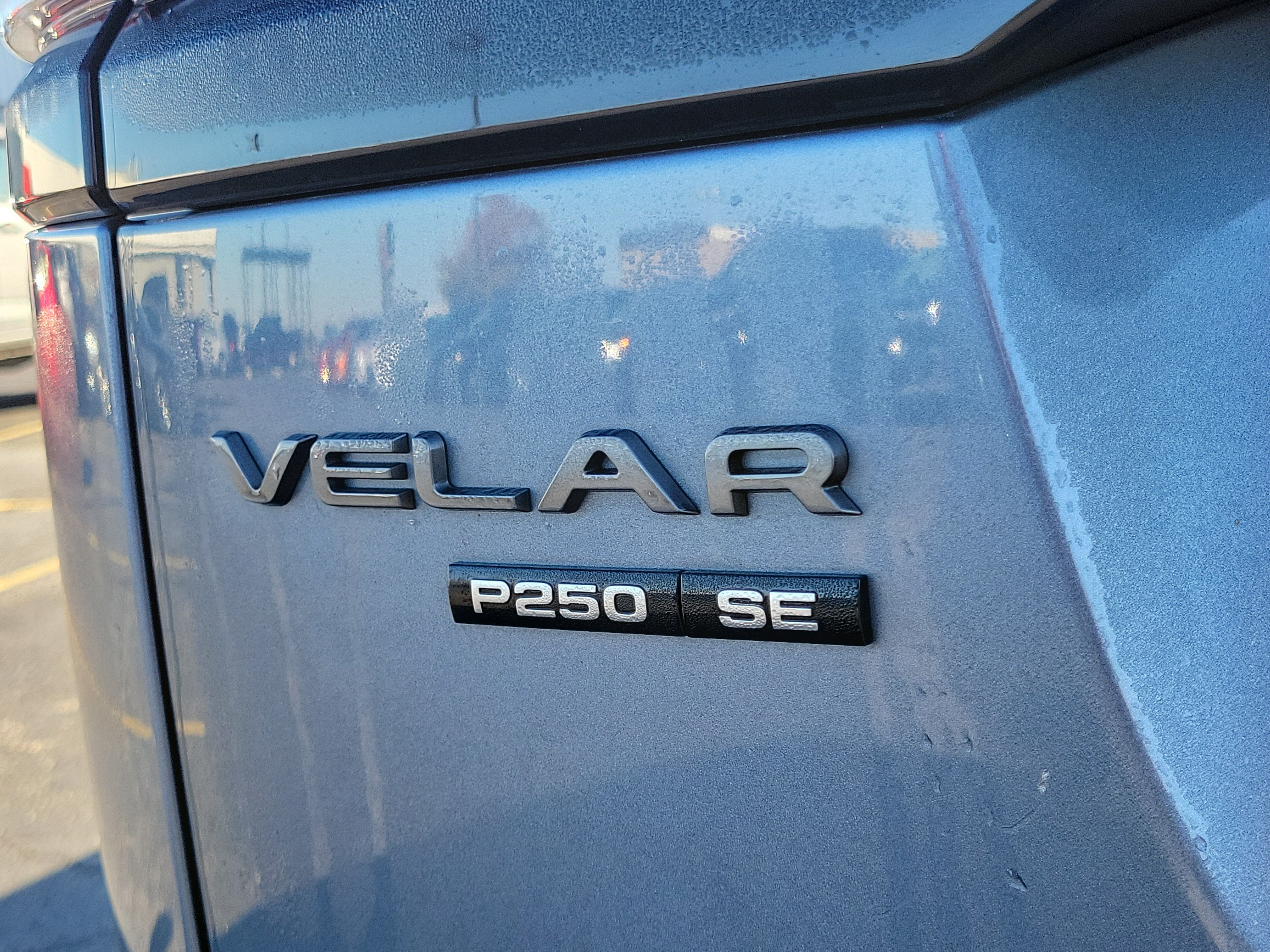 Used 2019 Land Rover Range Rover Velar R-Dynamic SE AWD/4WD image 6