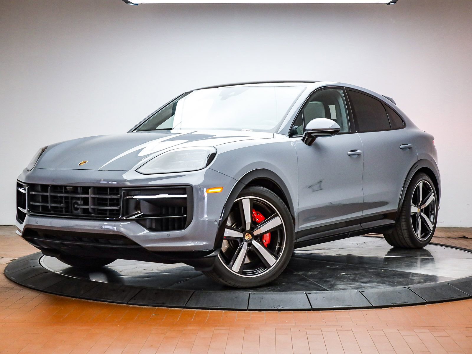Used 2026 Porsche Cayenne GTS image 1