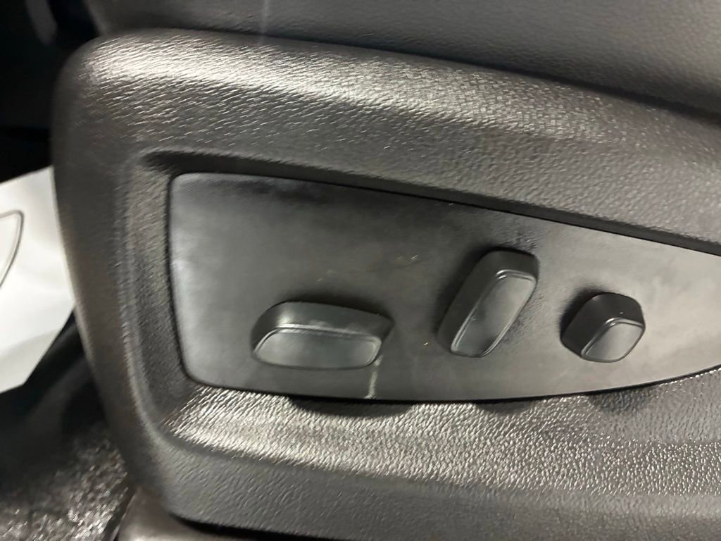 Used 2018 Chevrolet Silverado 1500 LTZ w/ Sport Package AWD/4WD image 17