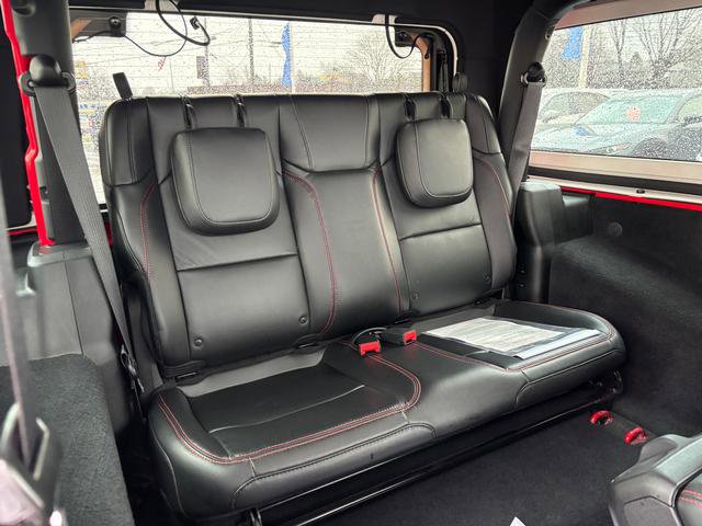 Used 2018 Jeep Wrangler Rubicon AWD/4WD image 13