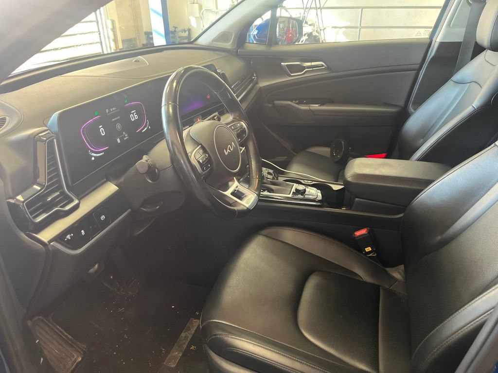 Used 2025 Kia Sportage EX FWD image 10