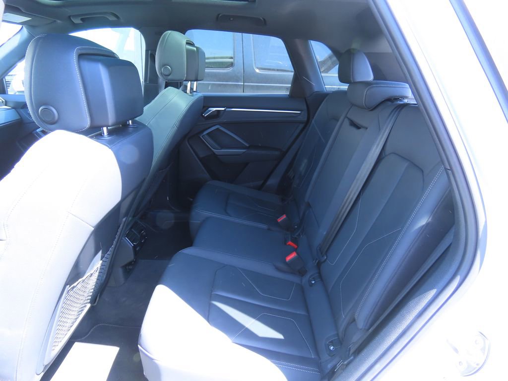 Used 2021 Audi Q3 2.0T Premium w/ Convenience Package AWD/4WD image 11