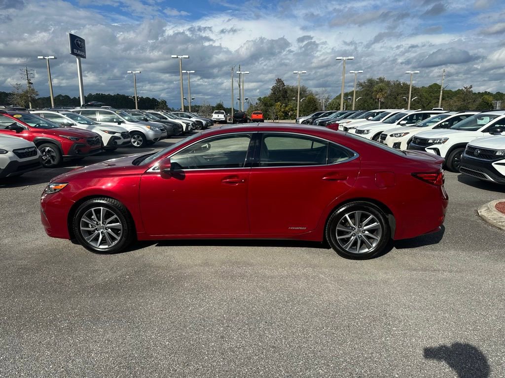 Used 2017 Lexus ES 300h image 12