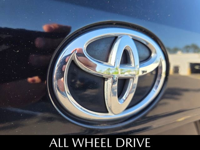 Used 2021 Toyota Highlander XLE AWD/4WD image 12