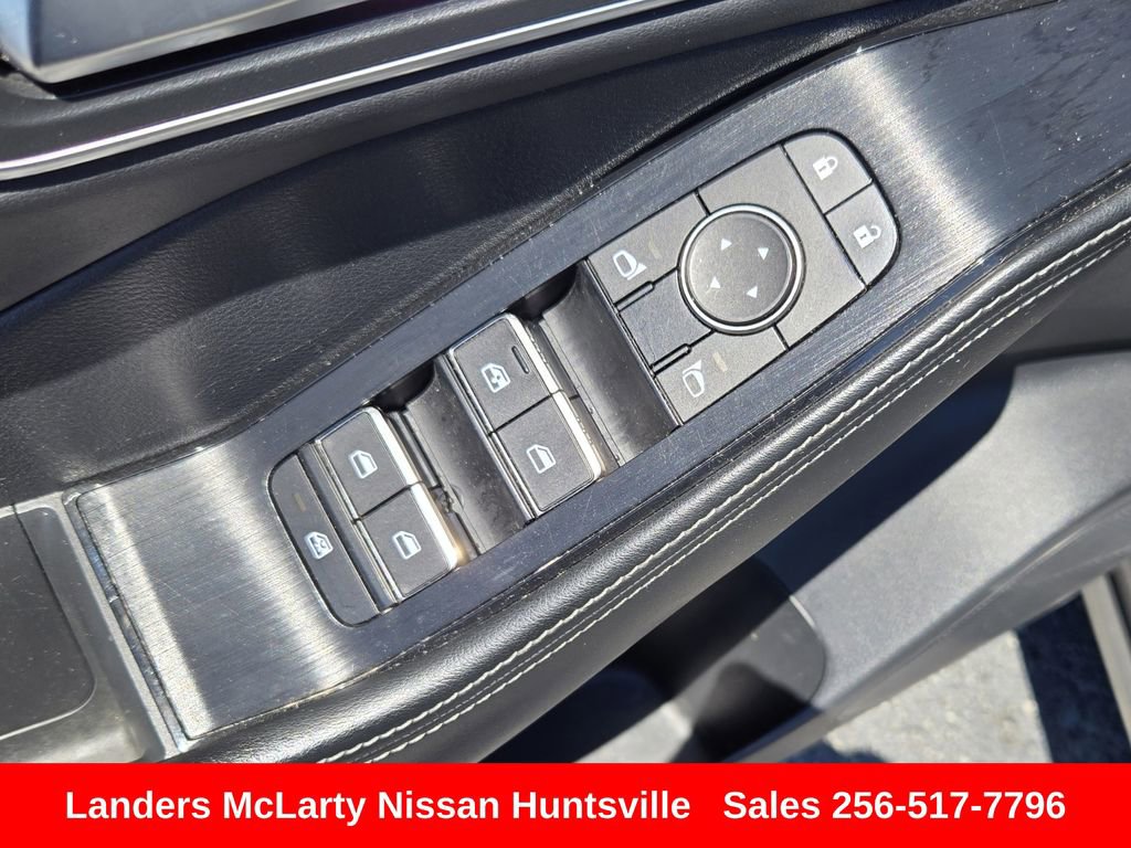 Used 2023 Nissan Rogue Platinum w/ Platinum Premium Package FWD image 25