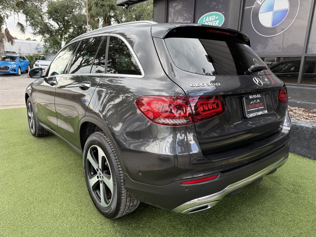Used 2021 Mercedes-Benz GLC 300 image 4