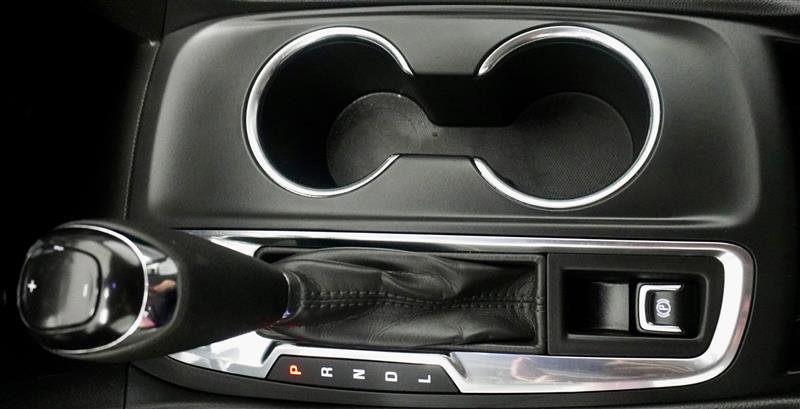 Used 2021 Chevrolet Equinox LT w/ LPO, Floor Liner Package image 18