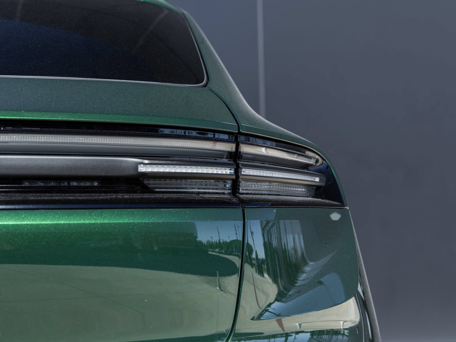 Certified 2025 Porsche Macan Electric RWD image 14