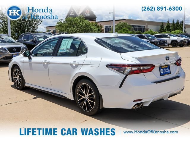 Used 2024 Toyota Camry SE FWD image 3