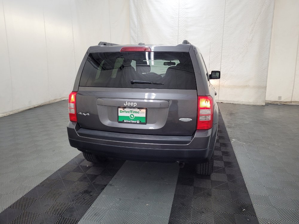 Used 2016 Jeep Patriot Latitude AWD/4WD image 7