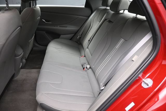Used 2025 Hyundai Elantra SEL FWD image 2