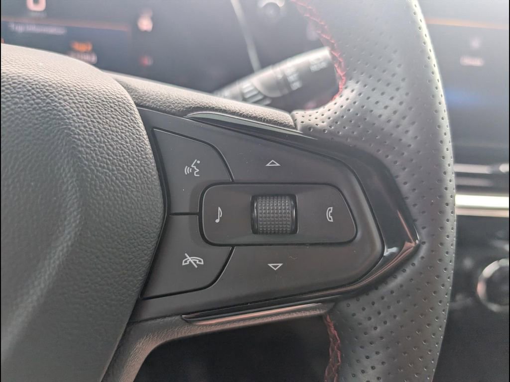 Used 2025 Chevrolet Trax RS w/ Driver Confidence Package image 15