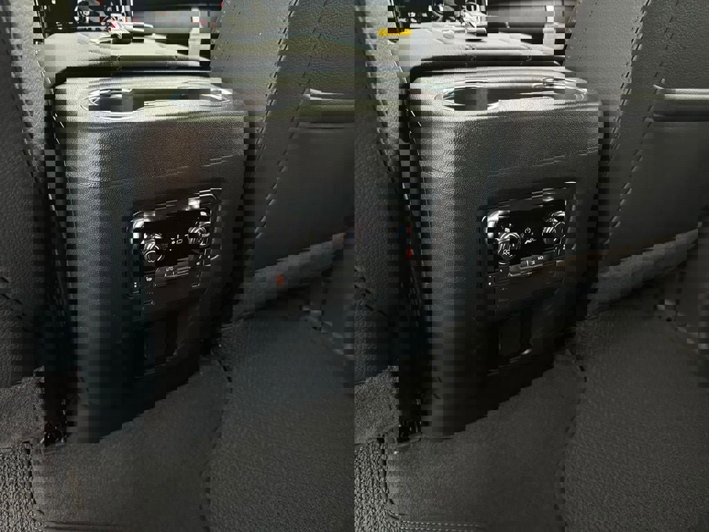 New 2026 GMC Yukon Denali w/ Sun & Power Step Package image 22