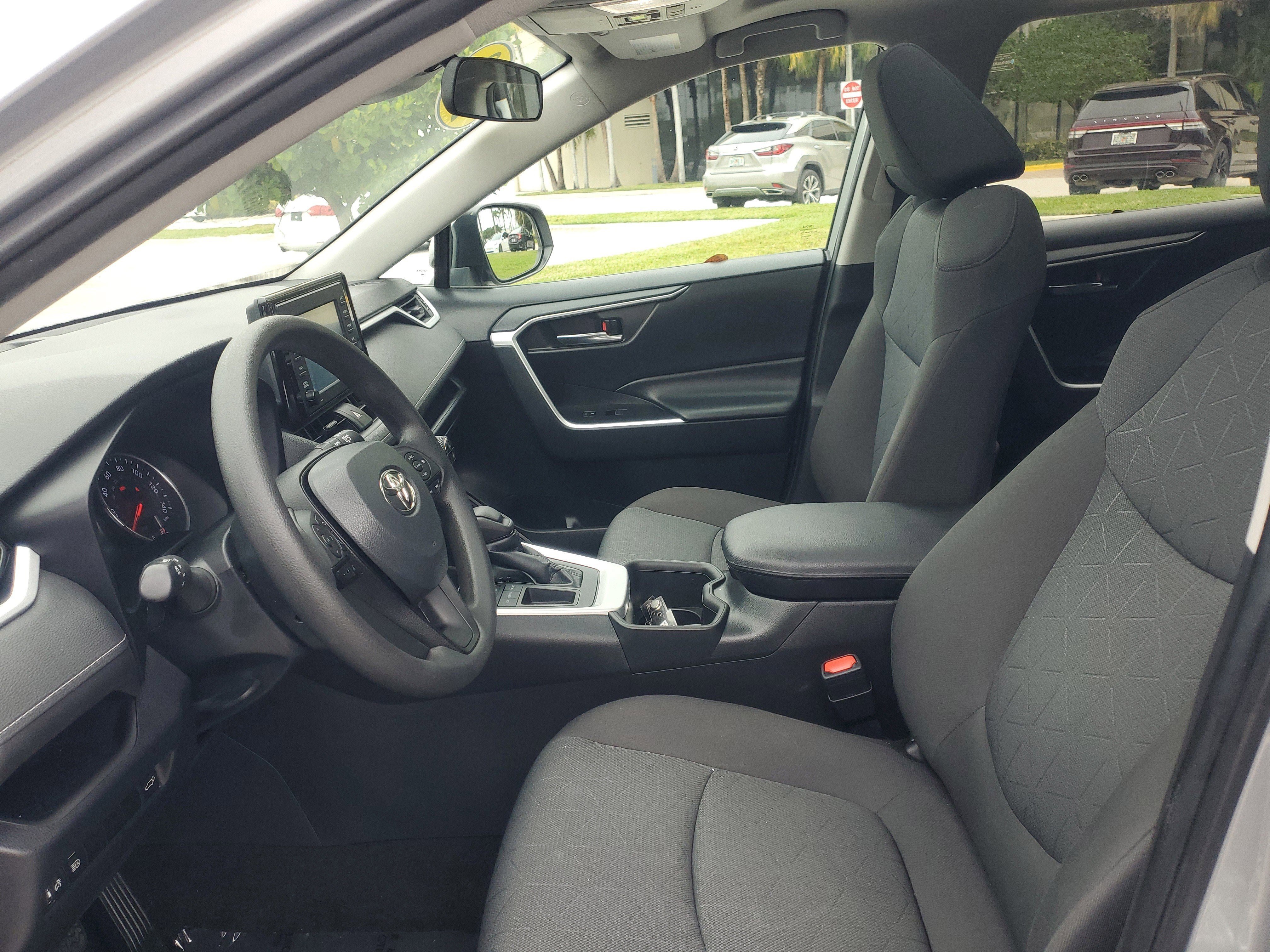 Certified 2022 Toyota RAV4 XLE w/ Convenience Package image 16