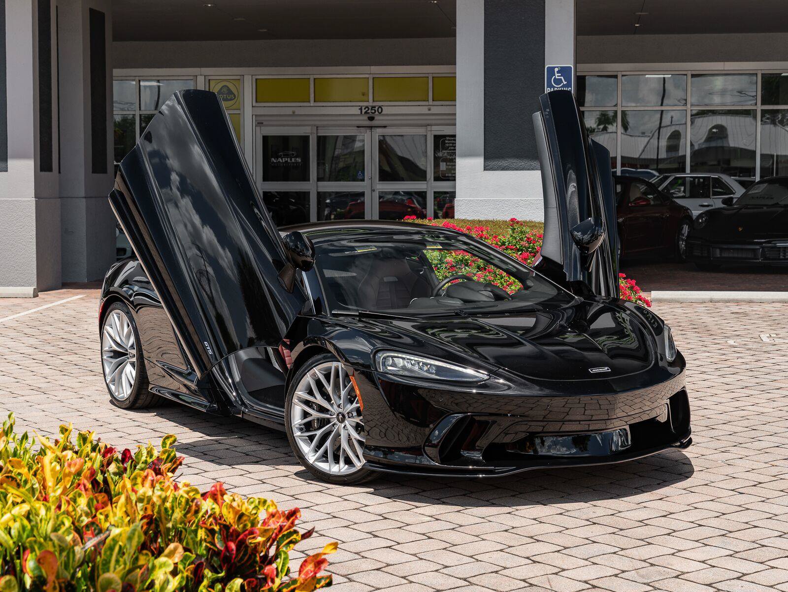 Used 2025 McLaren GTS RWD image 3