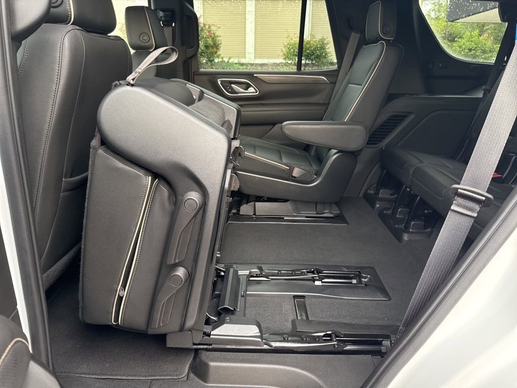 Used 2023 GMC Yukon SLT image 48