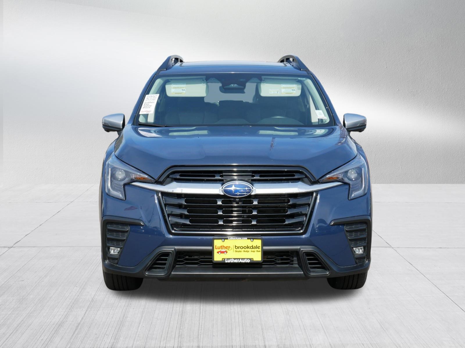 Used 2023 Subaru Ascent Limited w/ Technology Package AWD/4WD image 2