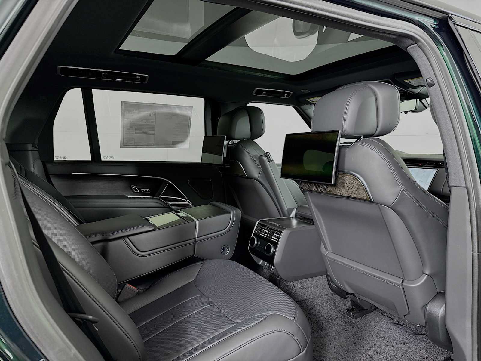 New 2026 Land Rover Range Rover Long Wheelbase Autobiography AWD/4WD image 31