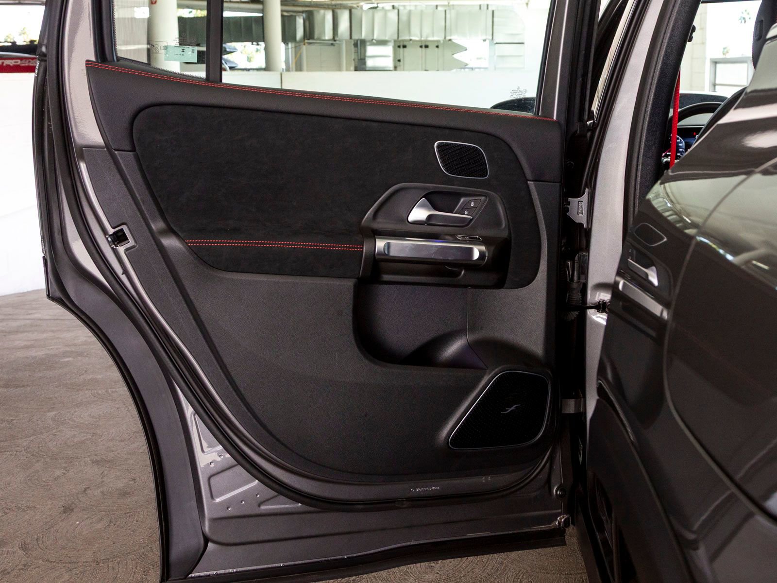 New 2025 Mercedes-Benz GLB 35 AMG 4MATIC image 22