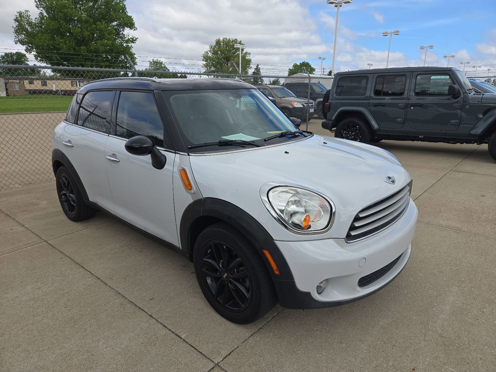 Used 2013 MINI Cooper Countryman FWD image 4