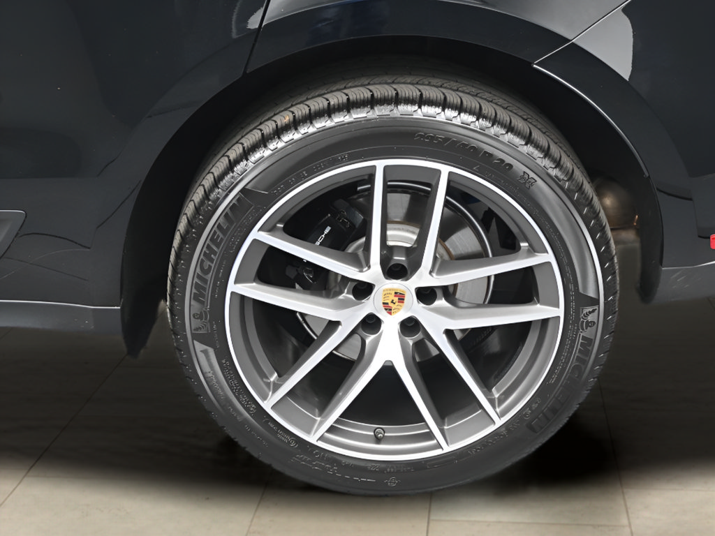 Certified 2026 Porsche Macan AWD/4WD image 11