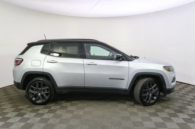 Used 2026 Jeep Compass Limited AWD/4WD image 14