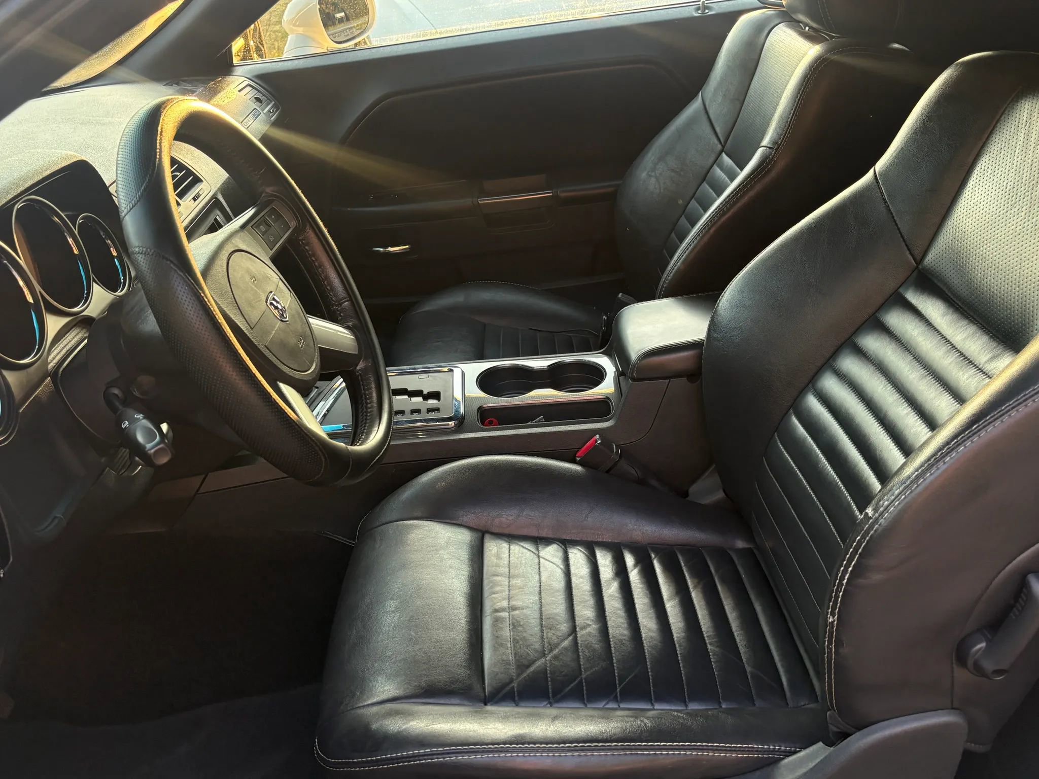 Used 2010 Dodge Challenger R/T RWD image 35