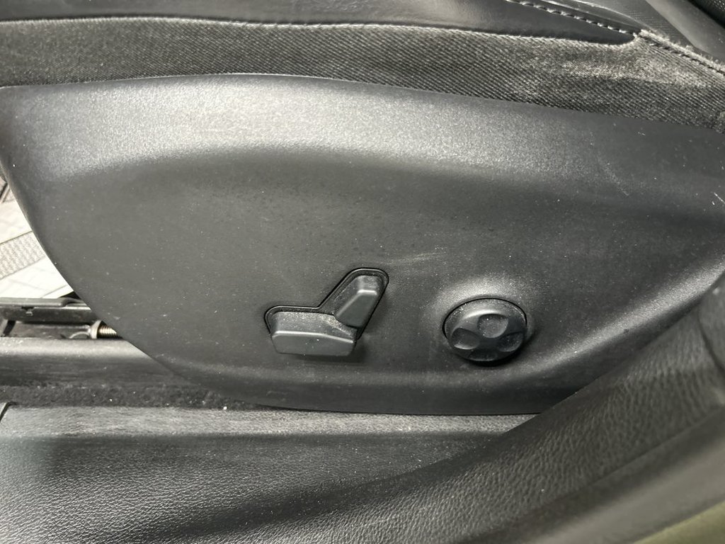 Used 2019 Jeep Cherokee Limited AWD/4WD image 10