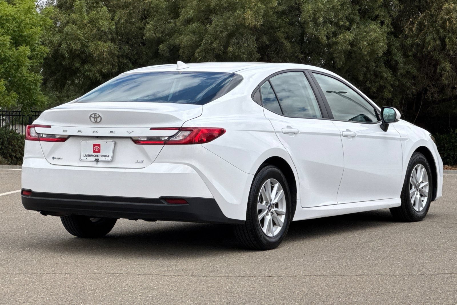 Certified 2025 Toyota Camry LE FWD image 4