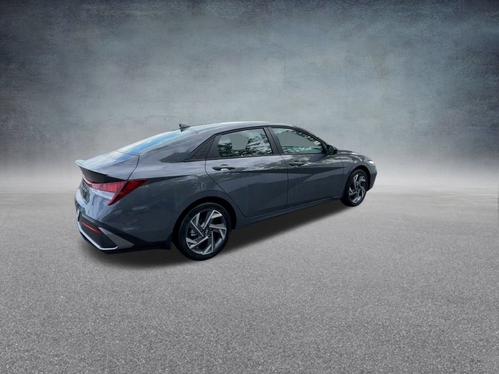 Used 2025 Hyundai Elantra Sport FWD image 24