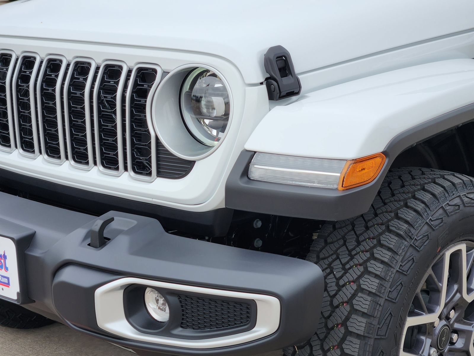 New 2026 Jeep Wrangler Unlimited Sahara AWD/4WD image 10