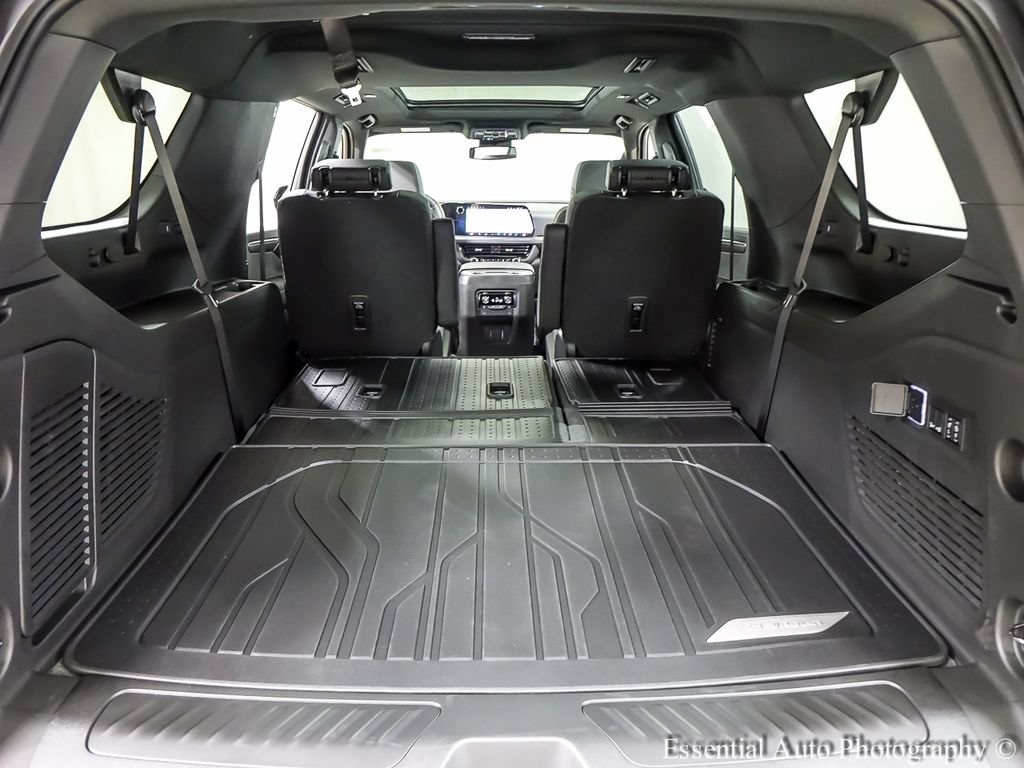 New 2026 Chevrolet Suburban LT w/ Comfort Package AWD/4WD image 22