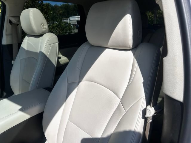 Certified 2023 Buick Enclave Essence w/ Experience Buick Package AWD/4WD image 13